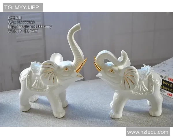 大型足球摆件装饰品打造运动氛围提升家居品味的完美选择