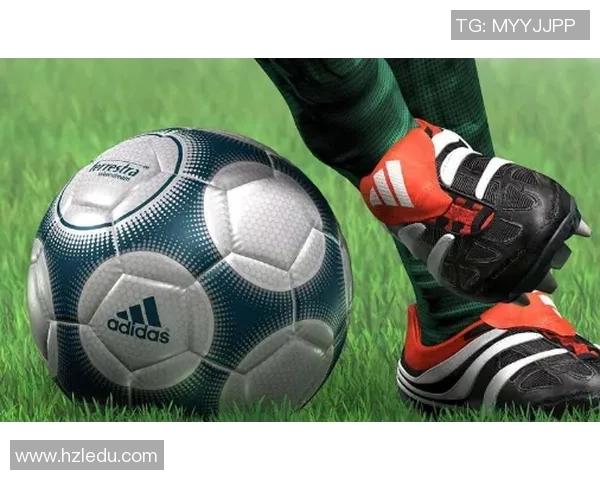 创意足球冰块模具让你的派对更添乐趣与清凉体验